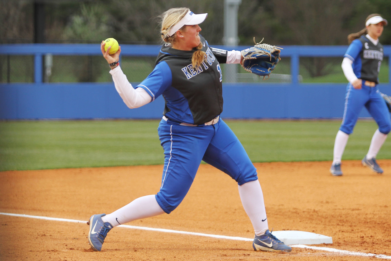 Softball vs. Dayton UK Athletics