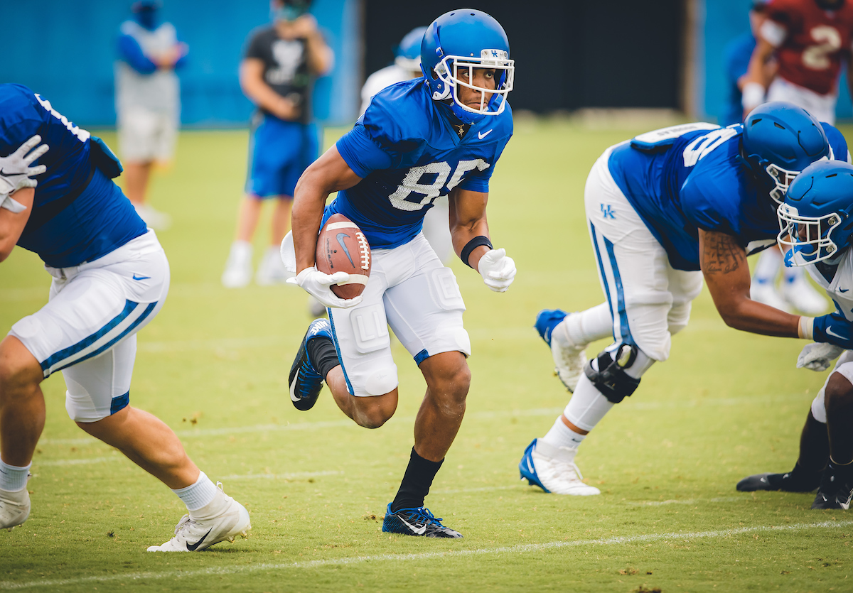 Bryce Oliver

UK Football Preseason Practice 2020

Photo by Jacob Noger - UK Football