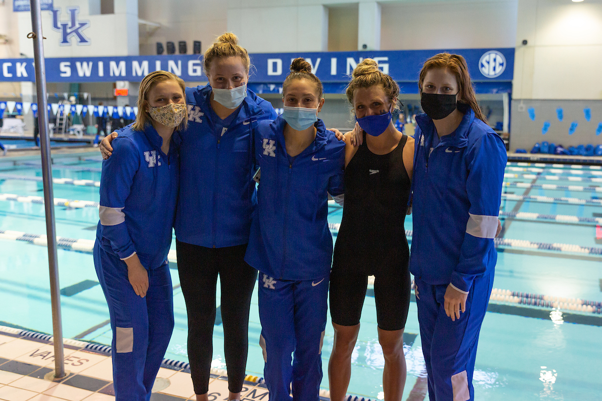 Kentucky Women's team beats Louisville 200.5-99.5
Kentucky Men's team falls to Louisville 111-188.

Photo by Grant Lee | UK Athletics