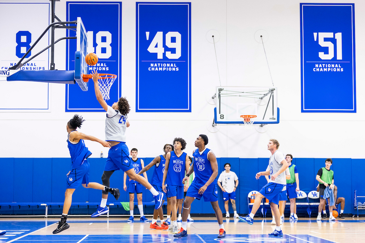 Men's Basketball Practice Photo Gallery (Oct. 1)