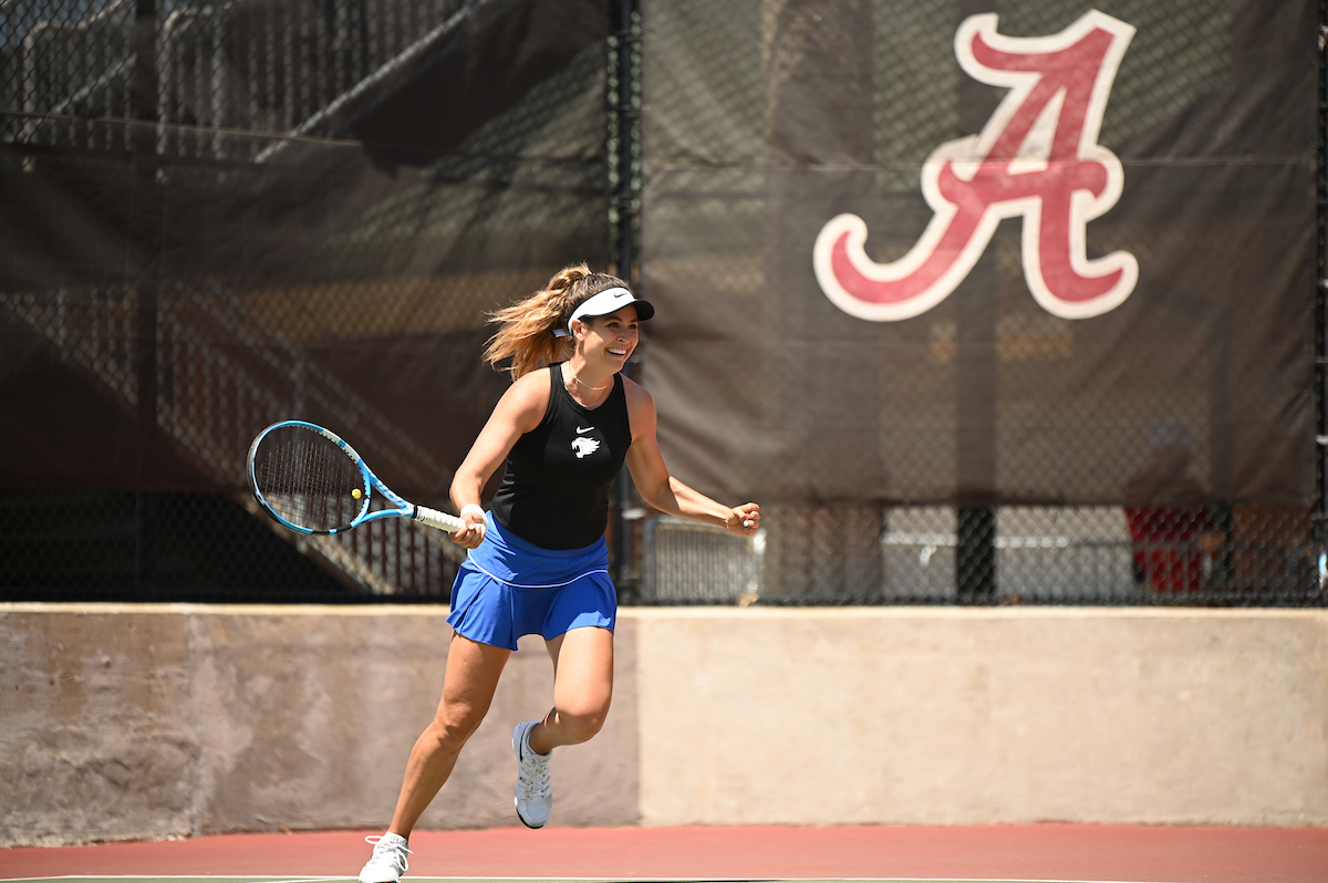 4/20/21 WTE SEC

Photo by David Gray

carla girbau, celebration,