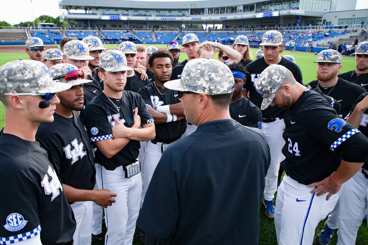 Team.

Kentucky falls to Vanderbilt, 16-10.


Photos by Elliott Hess | UK Athletics