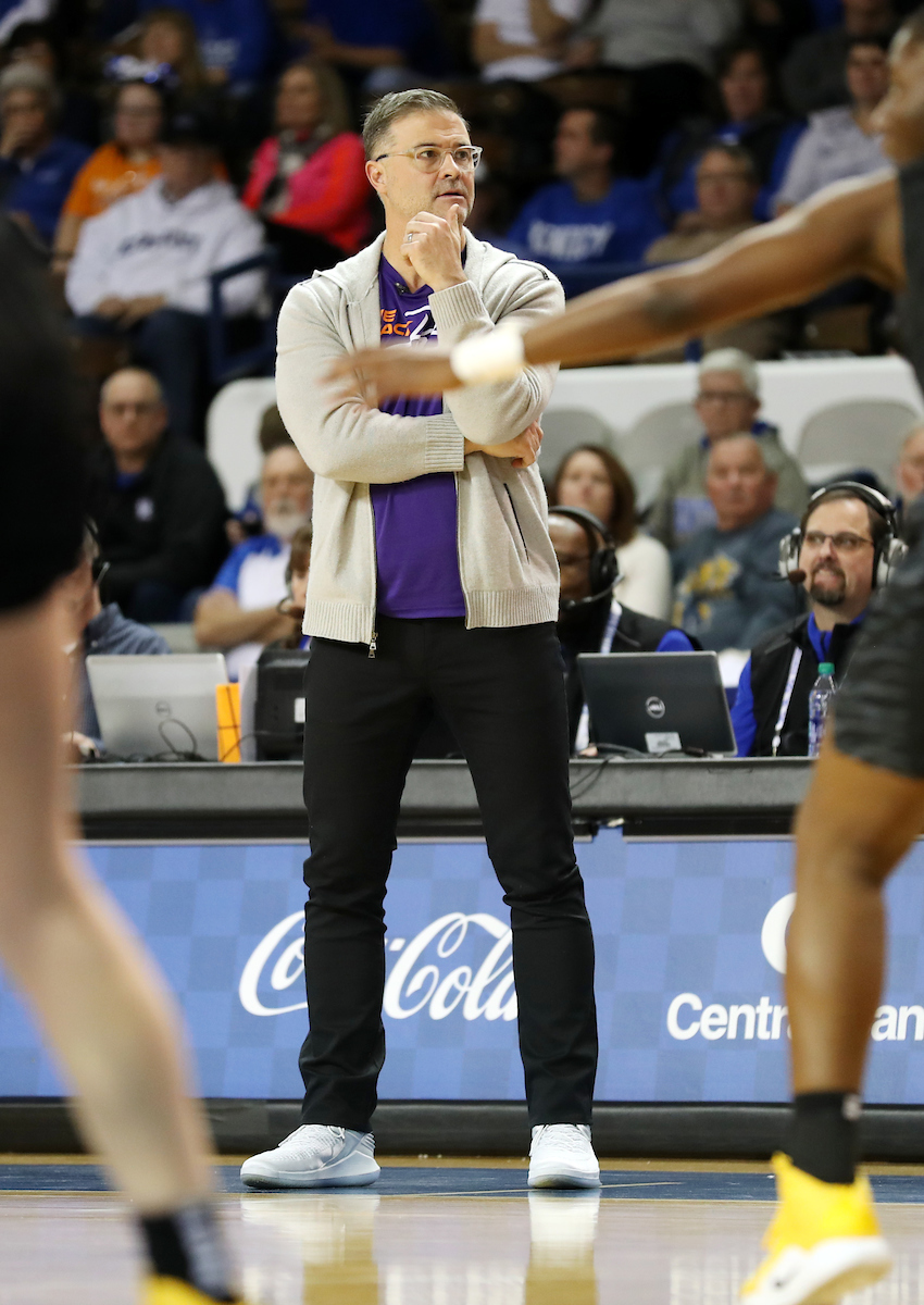 Matthew Mitchell

The UK Women's Basketball team beats Mizzou. 

Photo by Britney Howard  | UK Athletics