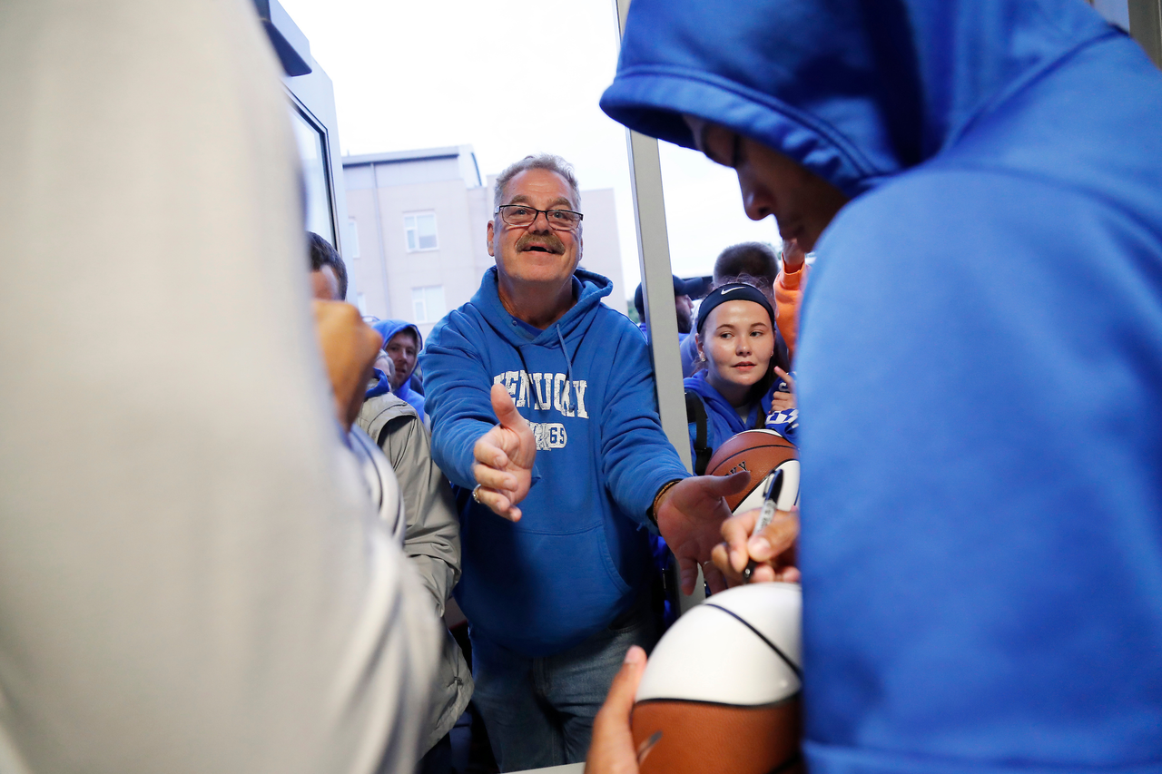 Fans. Quade Green.

Madness campout. 180927.

Photo by Chet White | UK Athletics