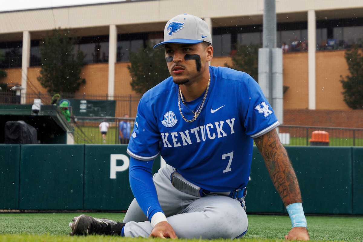Devin Burkes, Ryder Giles Join Kentucky Staff