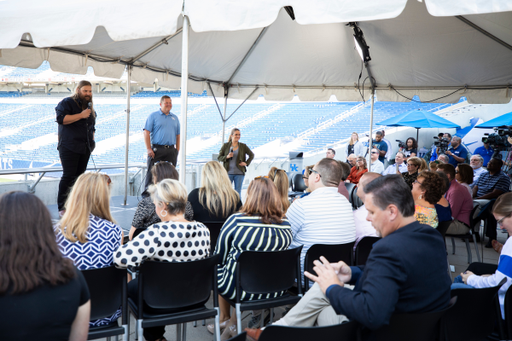 Chris Stapleton

Chris Stapleton is coming to Kroger Field on Saturday, April 25, 2020.

Photo by Chet White | UK Athletics