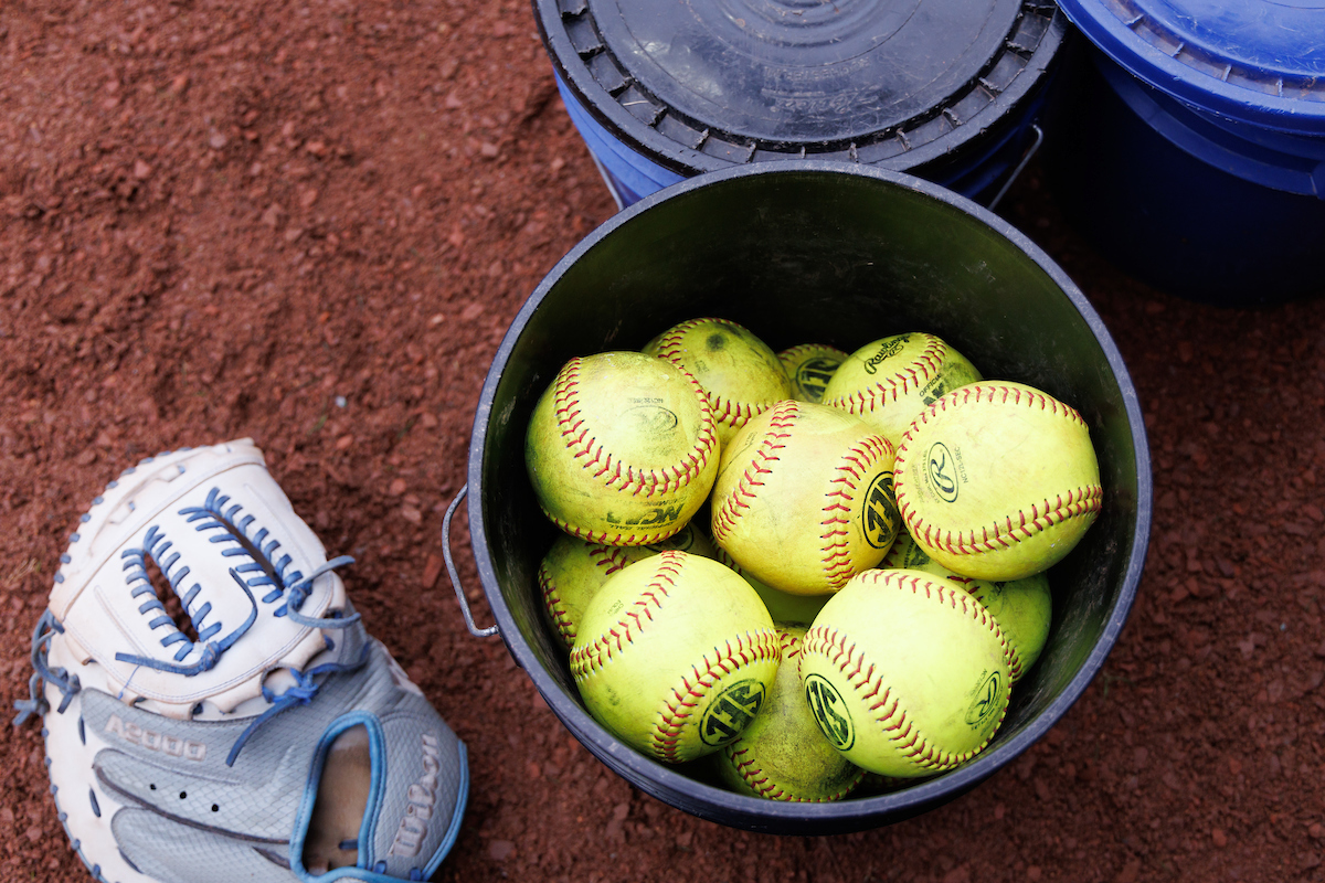 No. 2 Alabama Scores Three in Bottom of Seventh to Walk Off UK