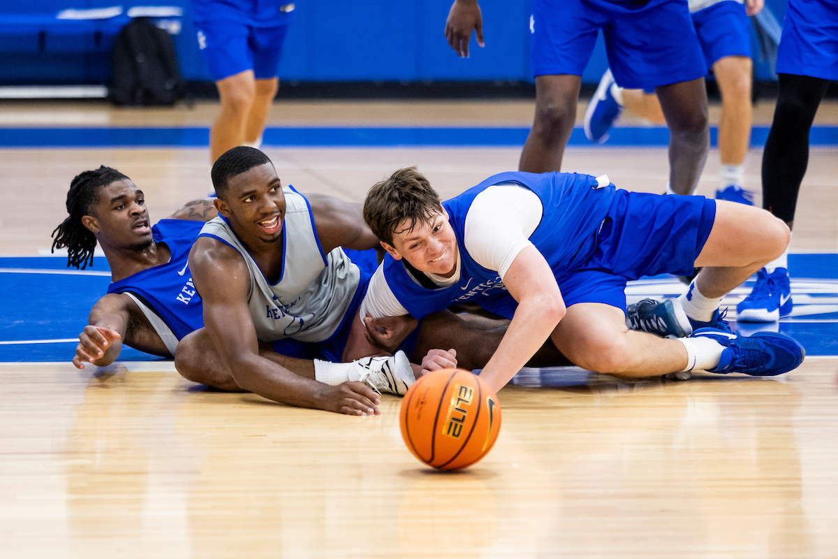 Men's Basketball Practice Photo Gallery (Sept. 23)