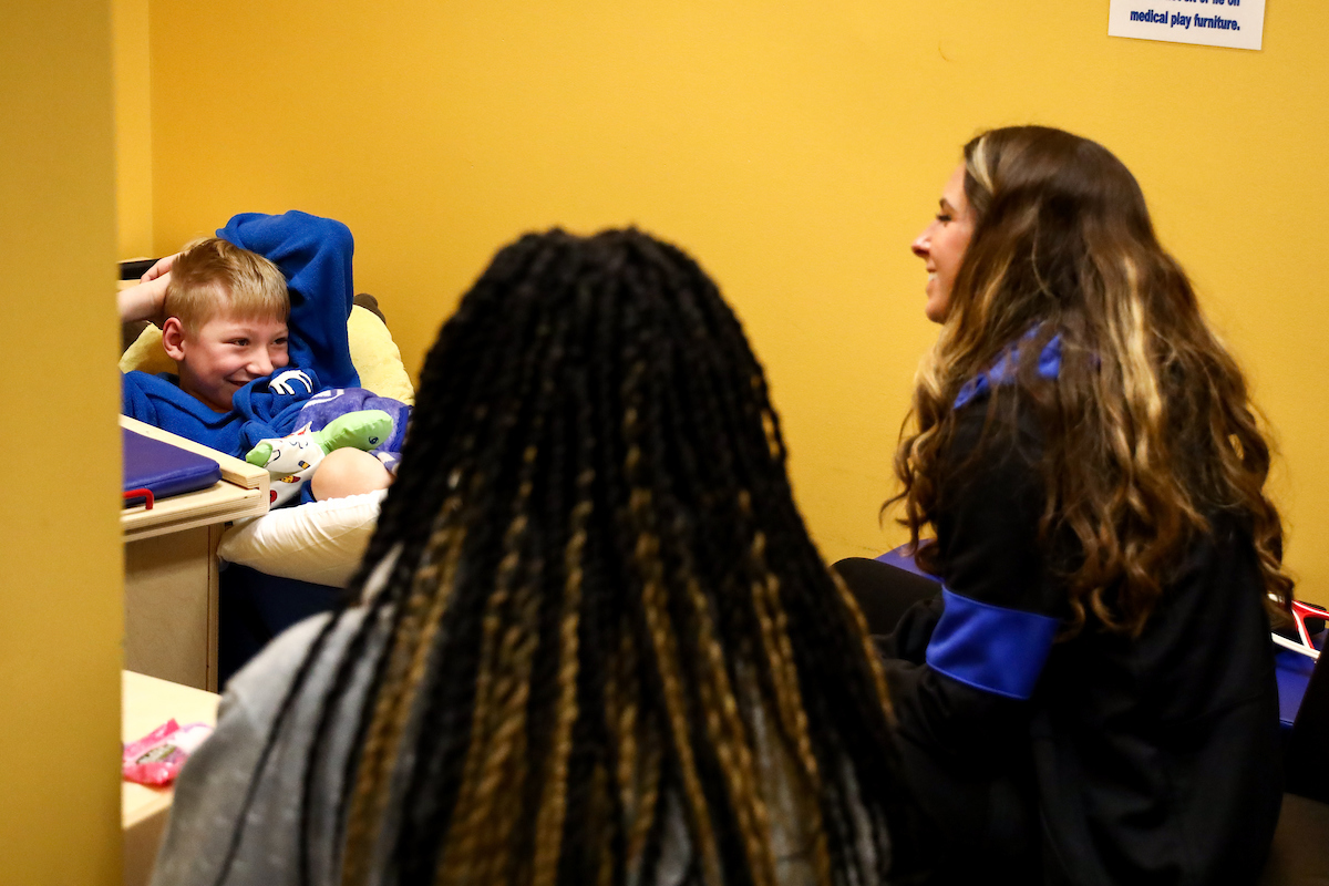 Kentucky WBB visits children at the Kentucky Children’s Hospital.

Photo by Eddie Justice | UK Athletics