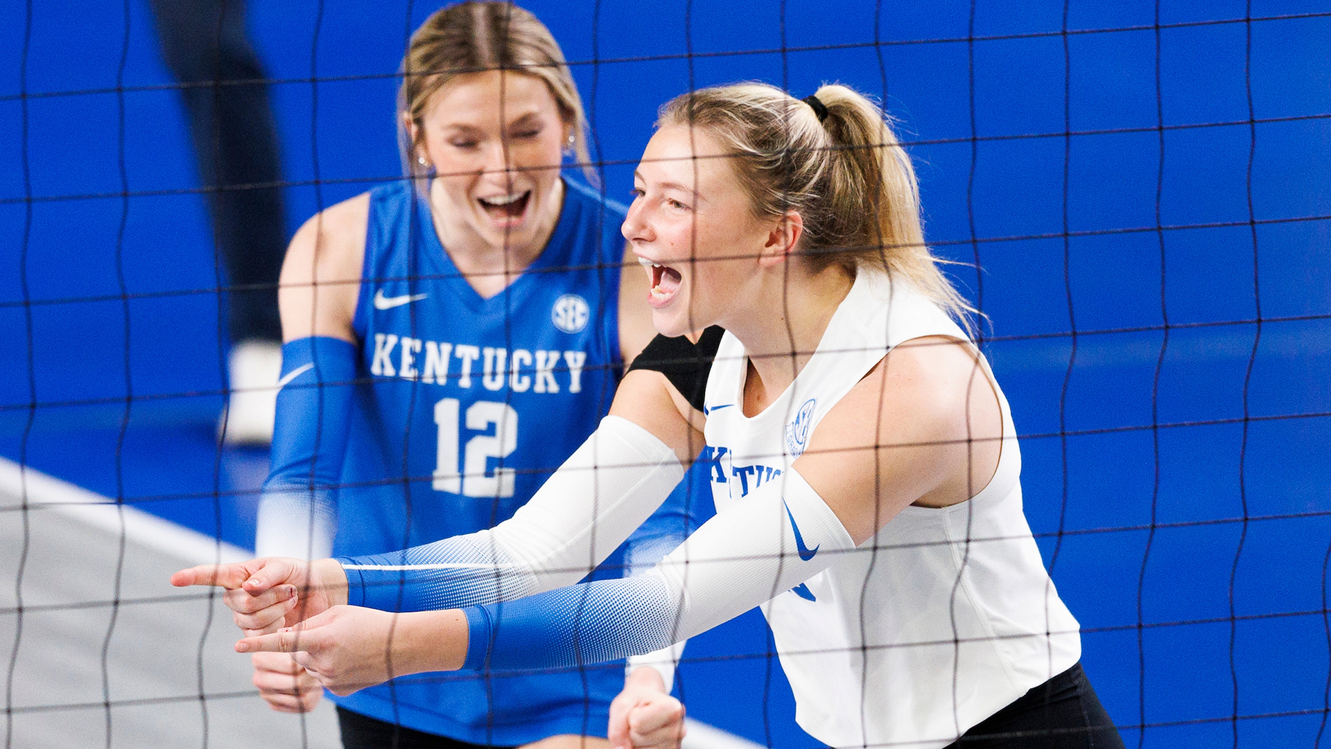 Volleyball Cats Get Multiple Contributions in Wednesday Win