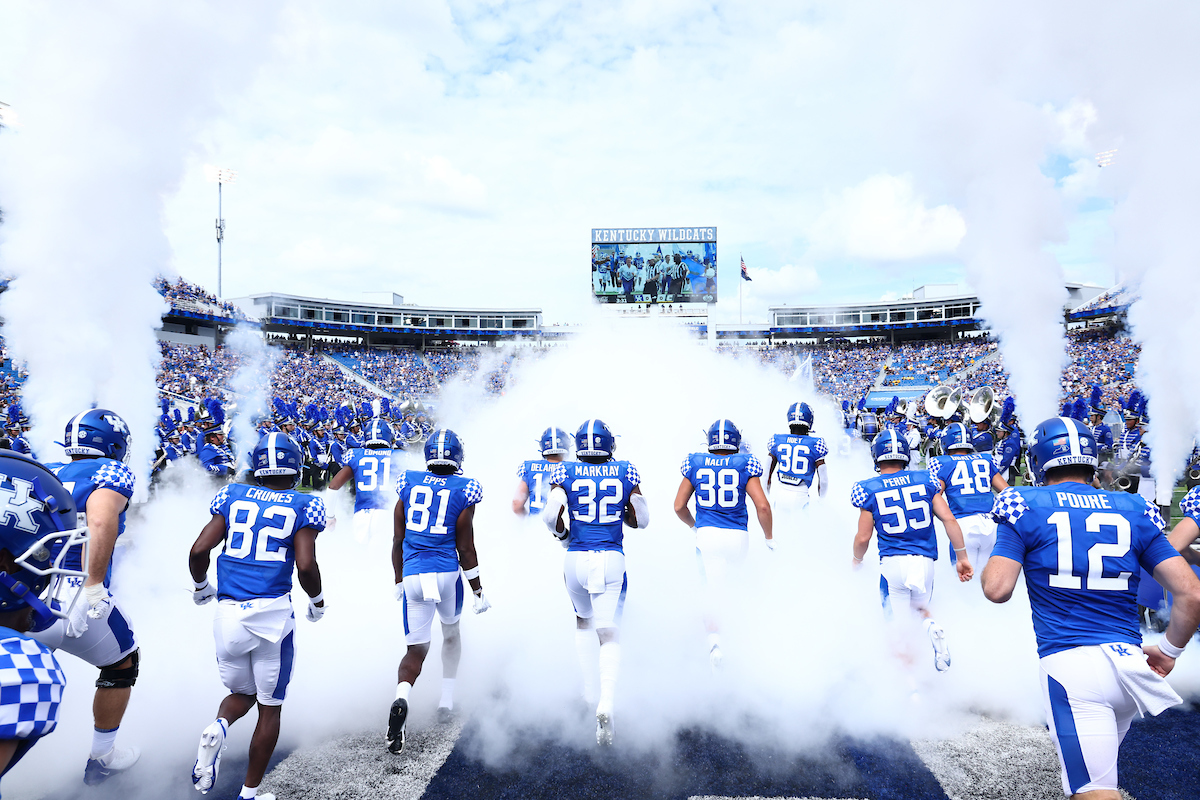 Team.

UK beats UTC, 28-23.

Photo by Elliott Hess | UK Athletics