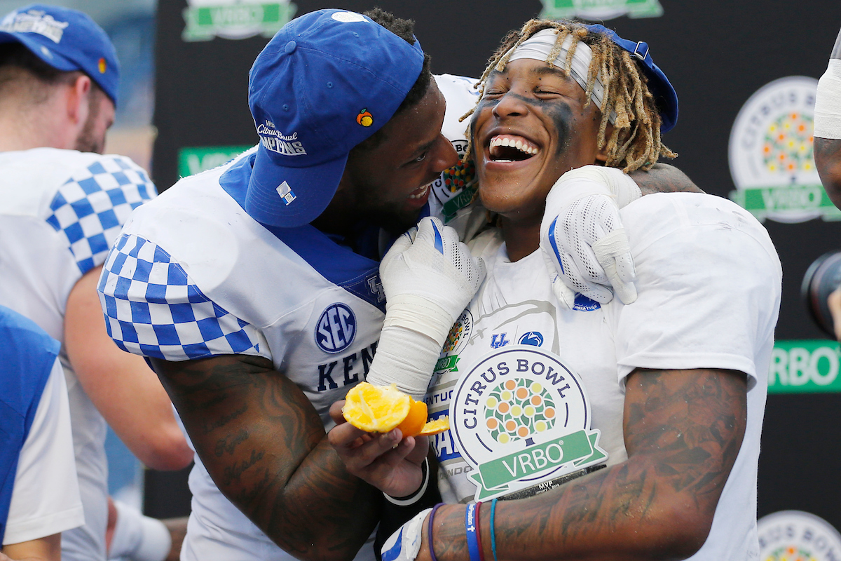 Benny Snell, Josh Allen

The UK Football team beat Penn State 27-24 in the Citrus Bowl.

Photo by Michael Reaves | UK Athletics