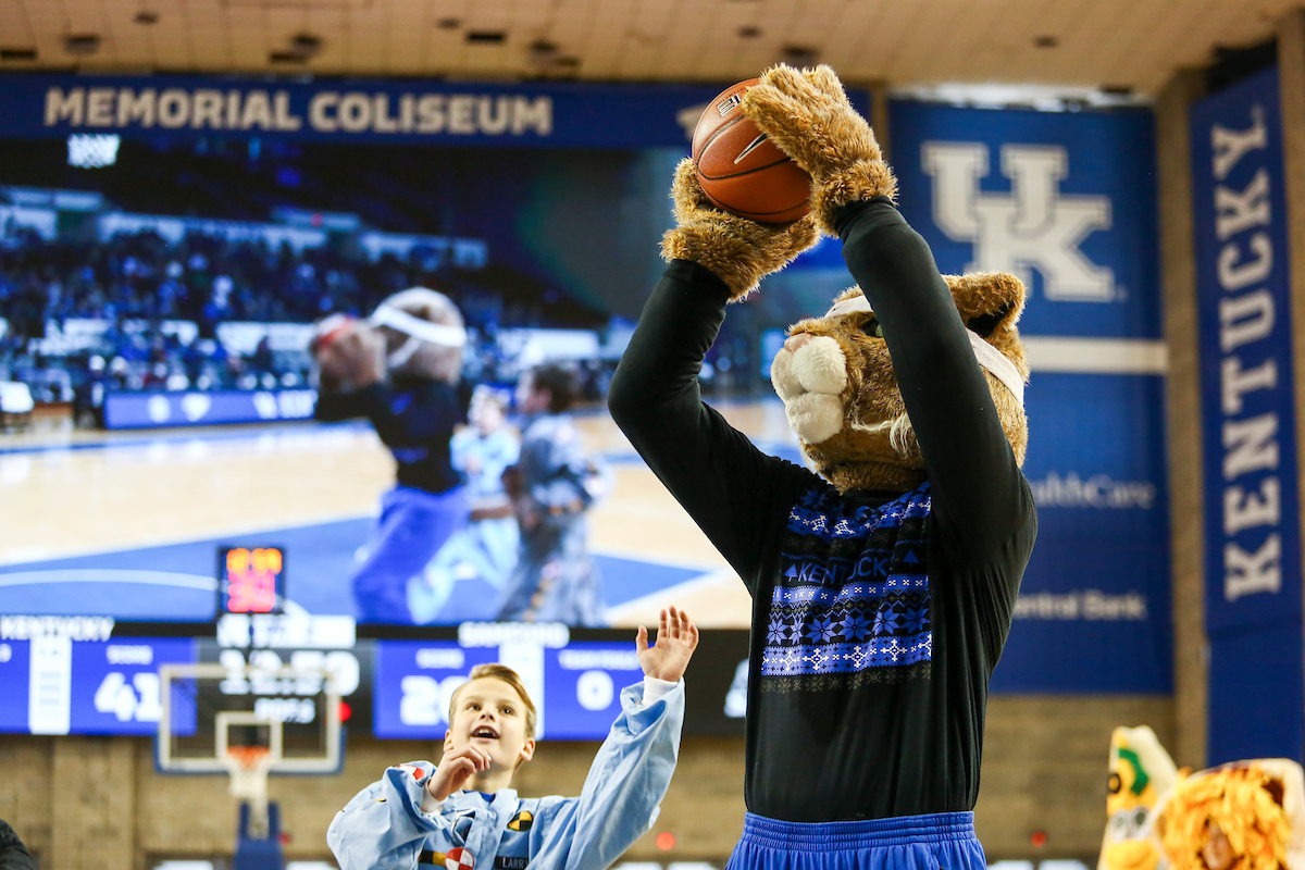 Wildcat Mascot.

Kentucky beats Samford 79-49.

Photo by Hannah Phillips | UK Athletics