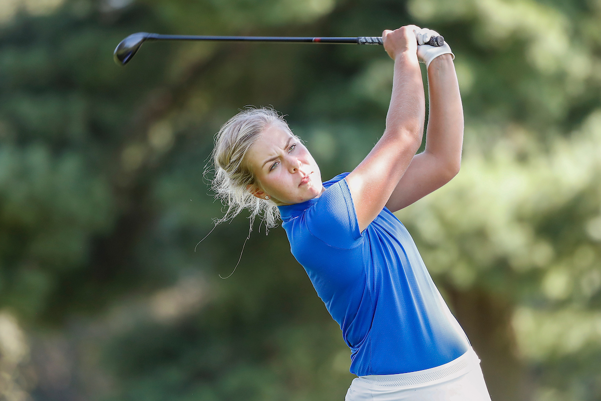 Rikke Svejgard Nielsen.

Women's golf practice.

Photo by Chet White | UK Athletics