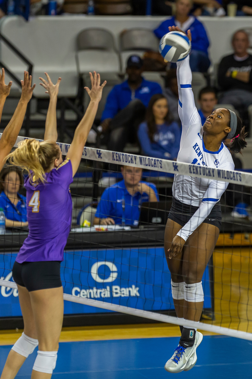Leah Edmond.

UK sweeps LSU 3-0.

Photo by Grant Lee | UK Athletics