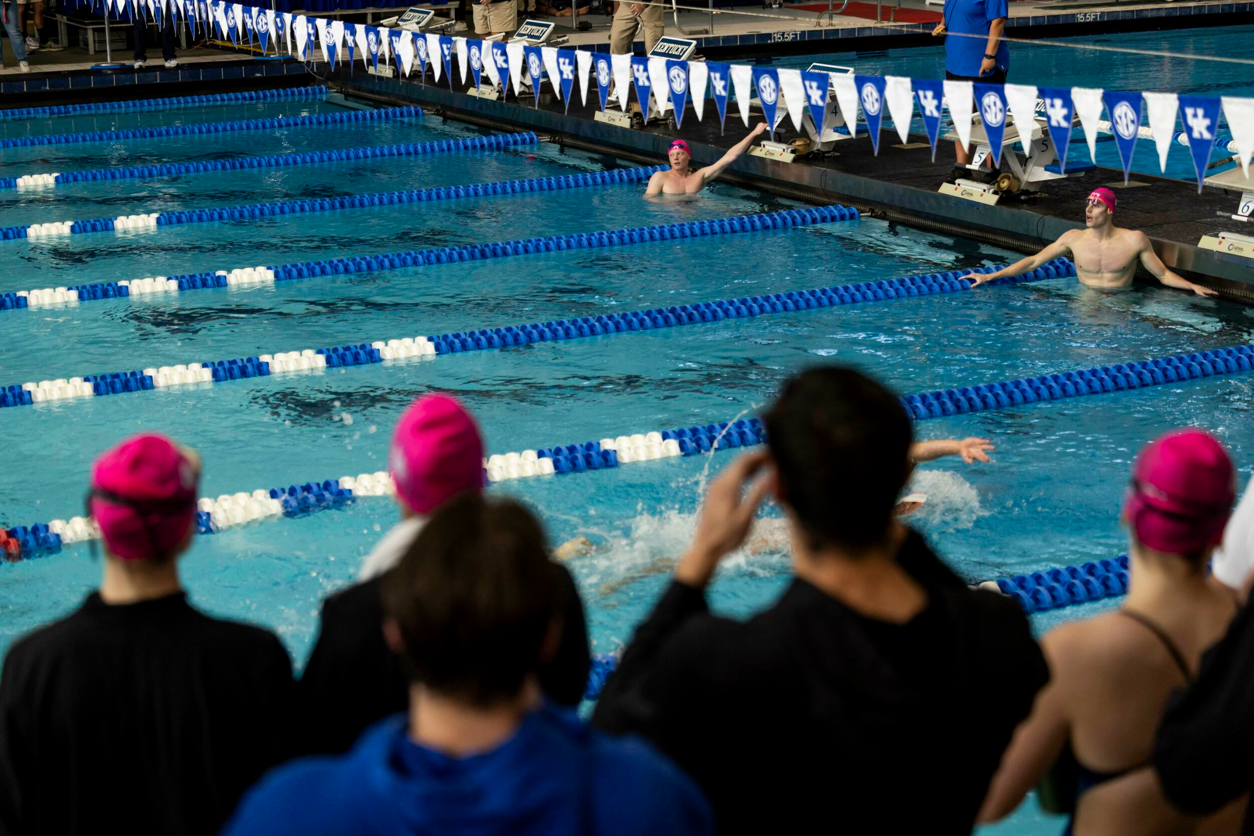 Swim & Dive Prepares for a Big Week of Competition