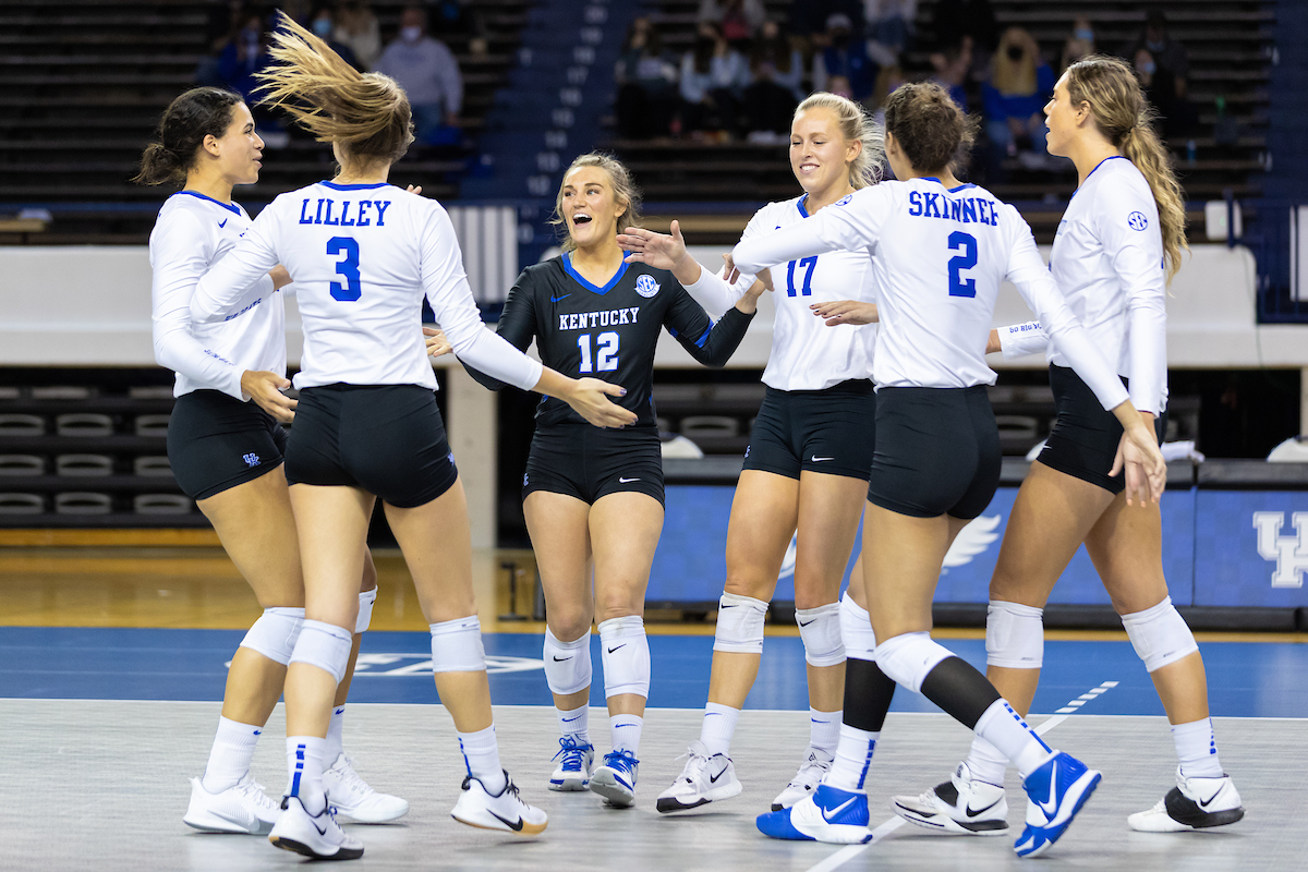 Team.

Kentucky sweeps LSU 3 - 0

Photo by Grant Lee | UK Athletics