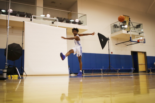 Go behind the scenes at Kentucky men's basketball photo day.