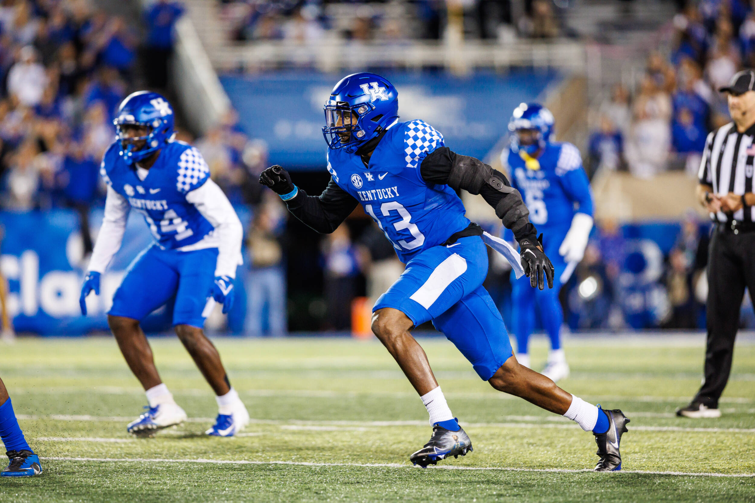 Kentucky’s J.J. Weaver on Chuck Bednarik Award Watch List