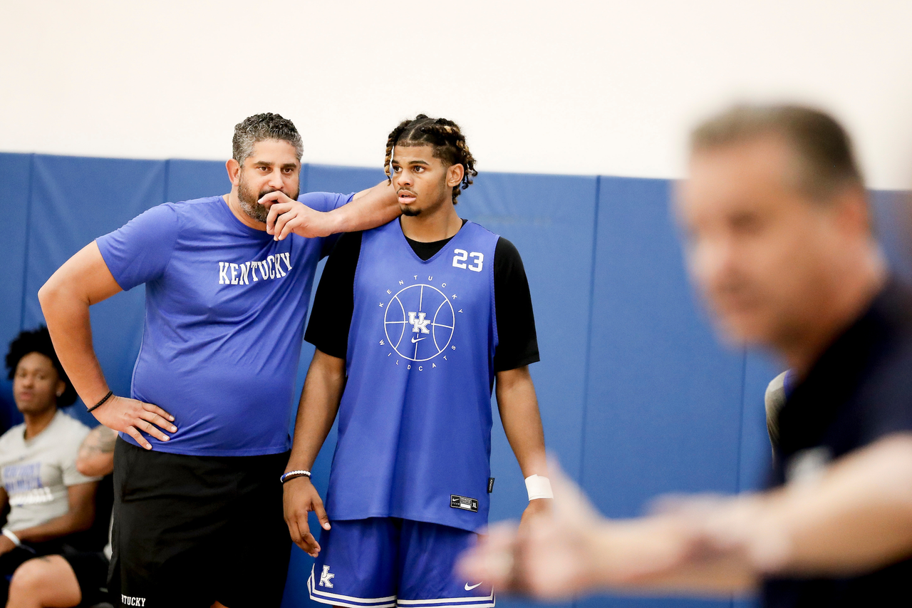 Orlando Antigua. Bryce Hopkins.

First practice of the season.

Photos by Chet White | UK Athletics