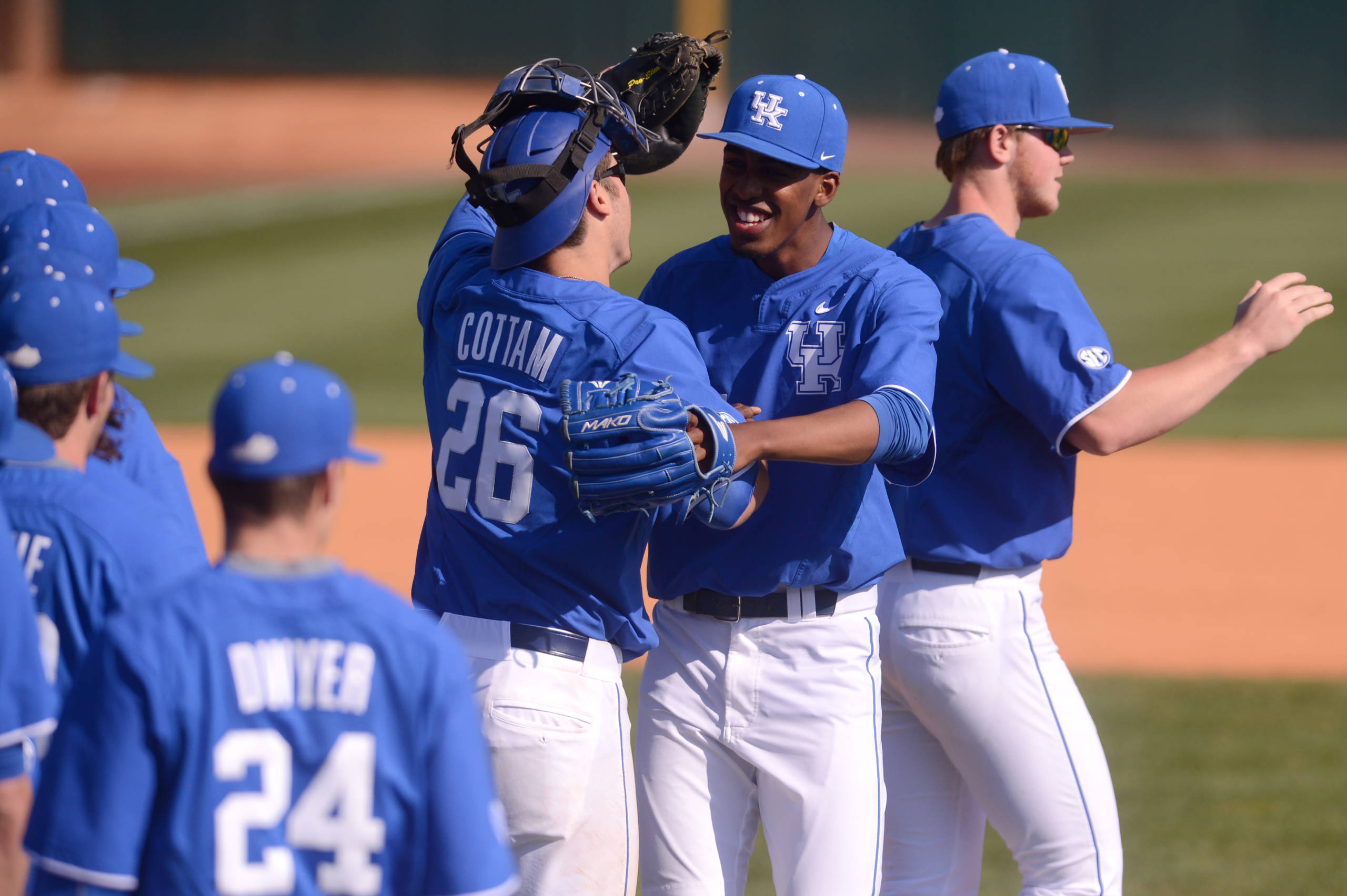 No. 13 Baseball Hosts Alabama in Three-Game Weekend