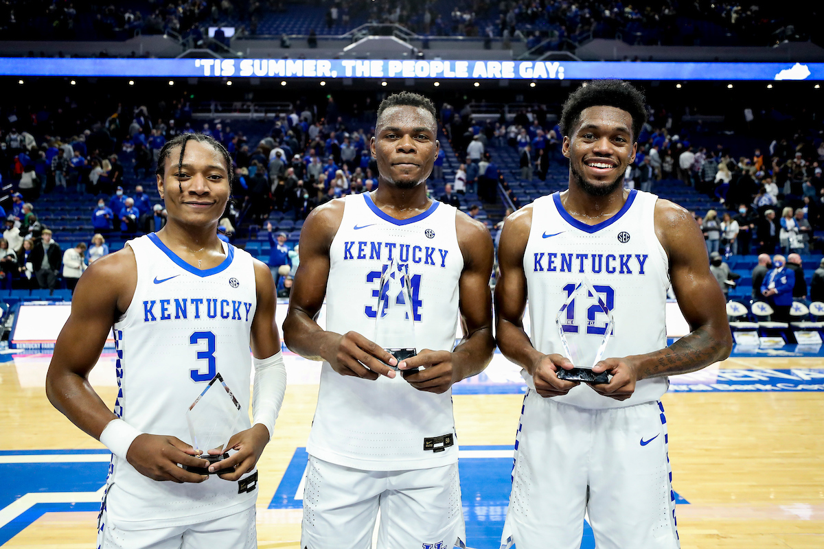 TyTy Washington Jr. Oscar Tshiebwe. Keion Brooks Jr.

Kentucky beat Ohio University 77-59.

Photos by Chet White | UK Athletics