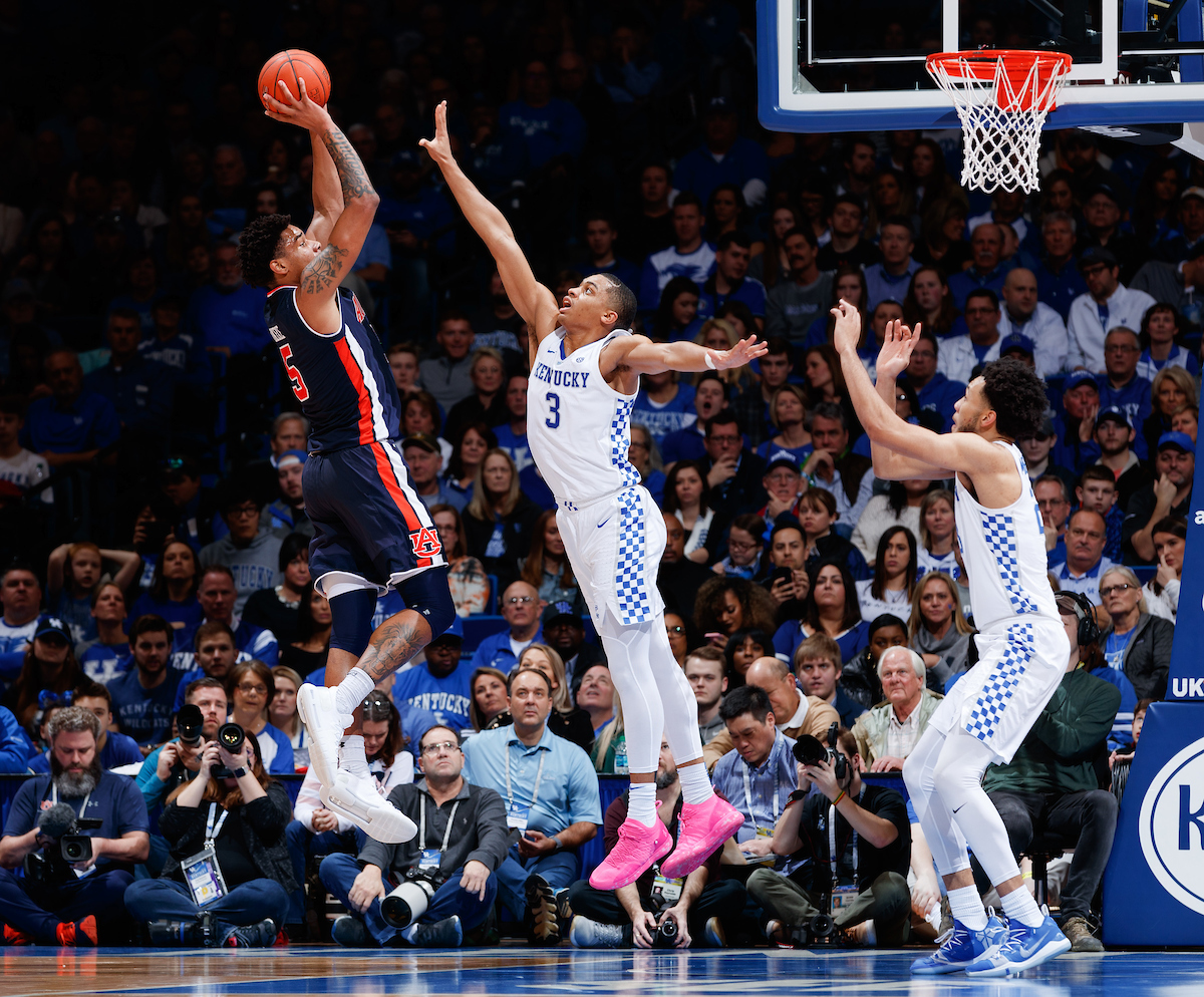 Keldon Johnson.


Kentucky beats Auburn, 80 - 53.

Photo by Elliott Hess | UK Athletics