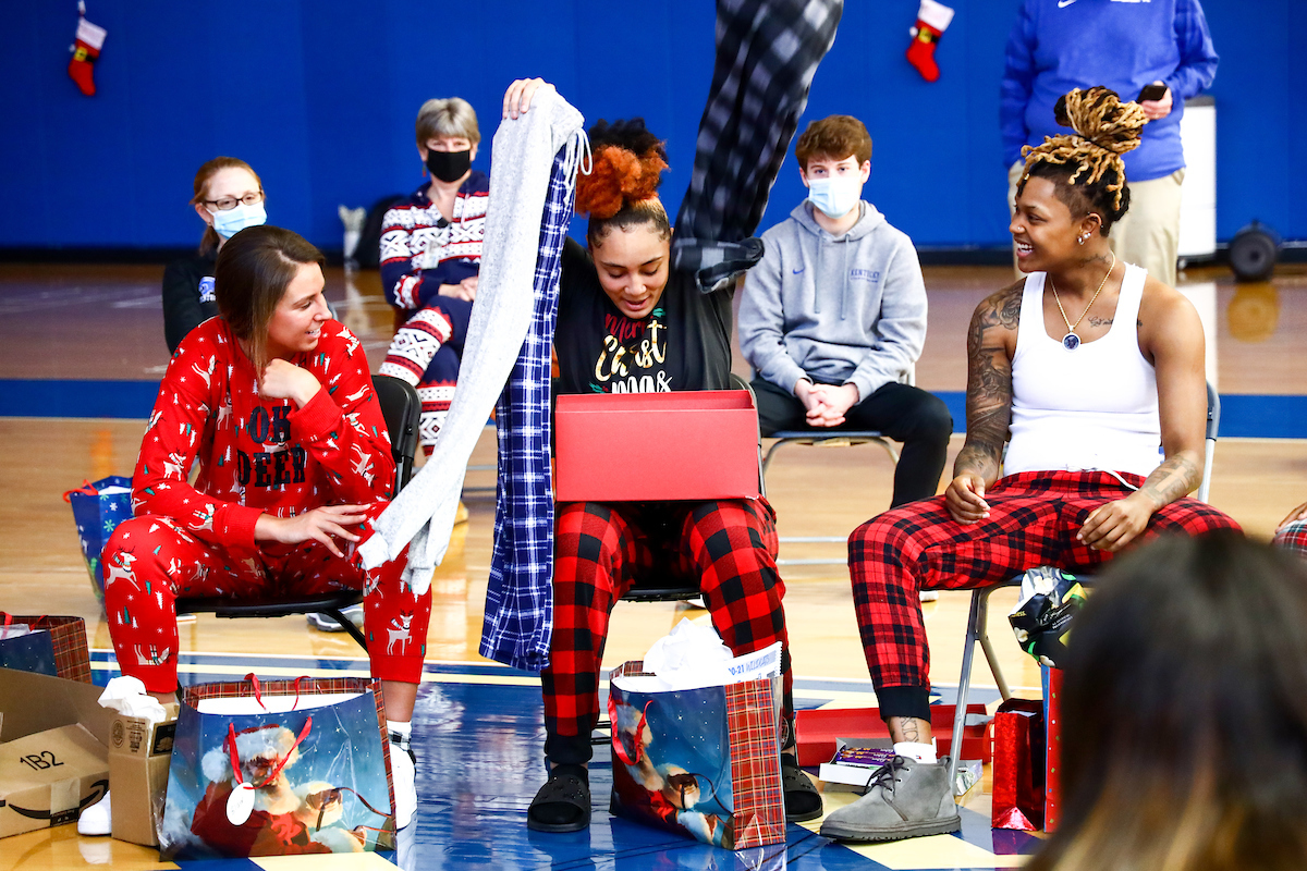Treasure Hunt. 

Kentucky WBB Christmas Party.

Photo by Eddie Justice | UK Athletics