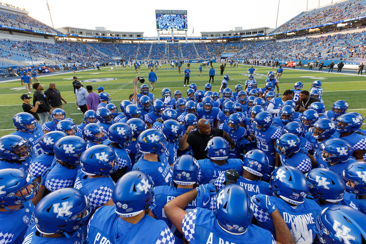 Team.

Kentucky beat Missouri, 35-28.

Photo by Elliott Hess | UK Athletics