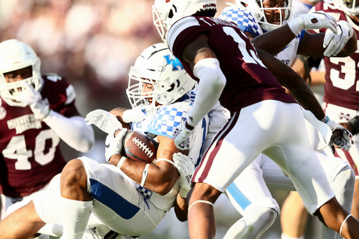 CLEVAN THOMAS JR.

Kentucky falls to Mississippi State, 28-13.

Photo by Elliott Hess | UK Athletics