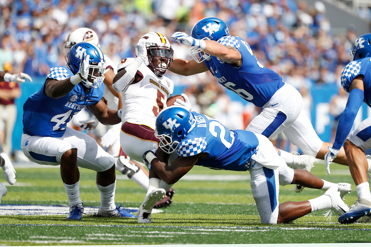 Darius West. Kash Daniel. Josh Allen.

Kentucky beats Central Michigan 35-20.


Photo by Chet White | UK Athletics