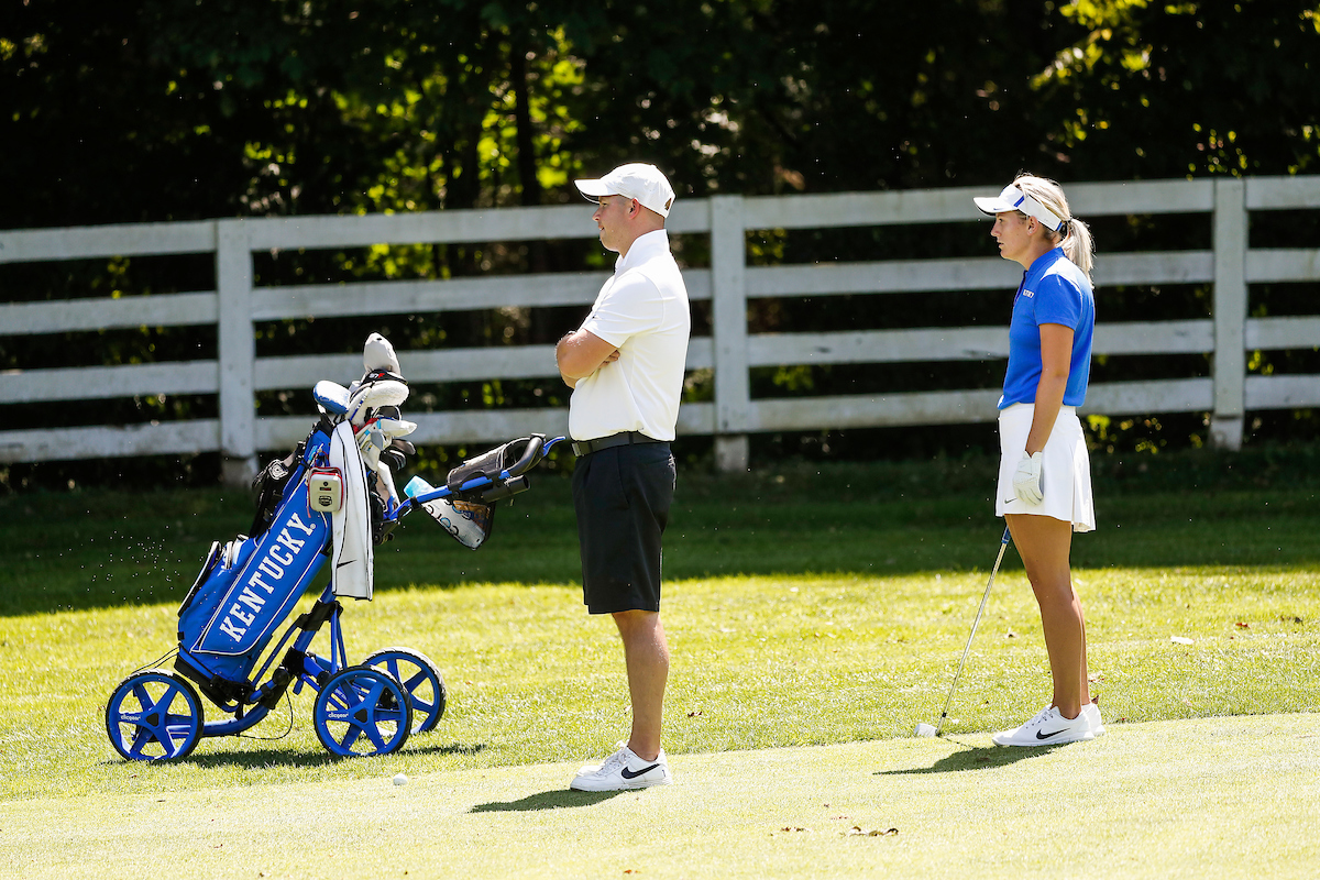 Brian May. Claire Carlin.

Women's golf practice.

Photo by Chet White | UK Athletics