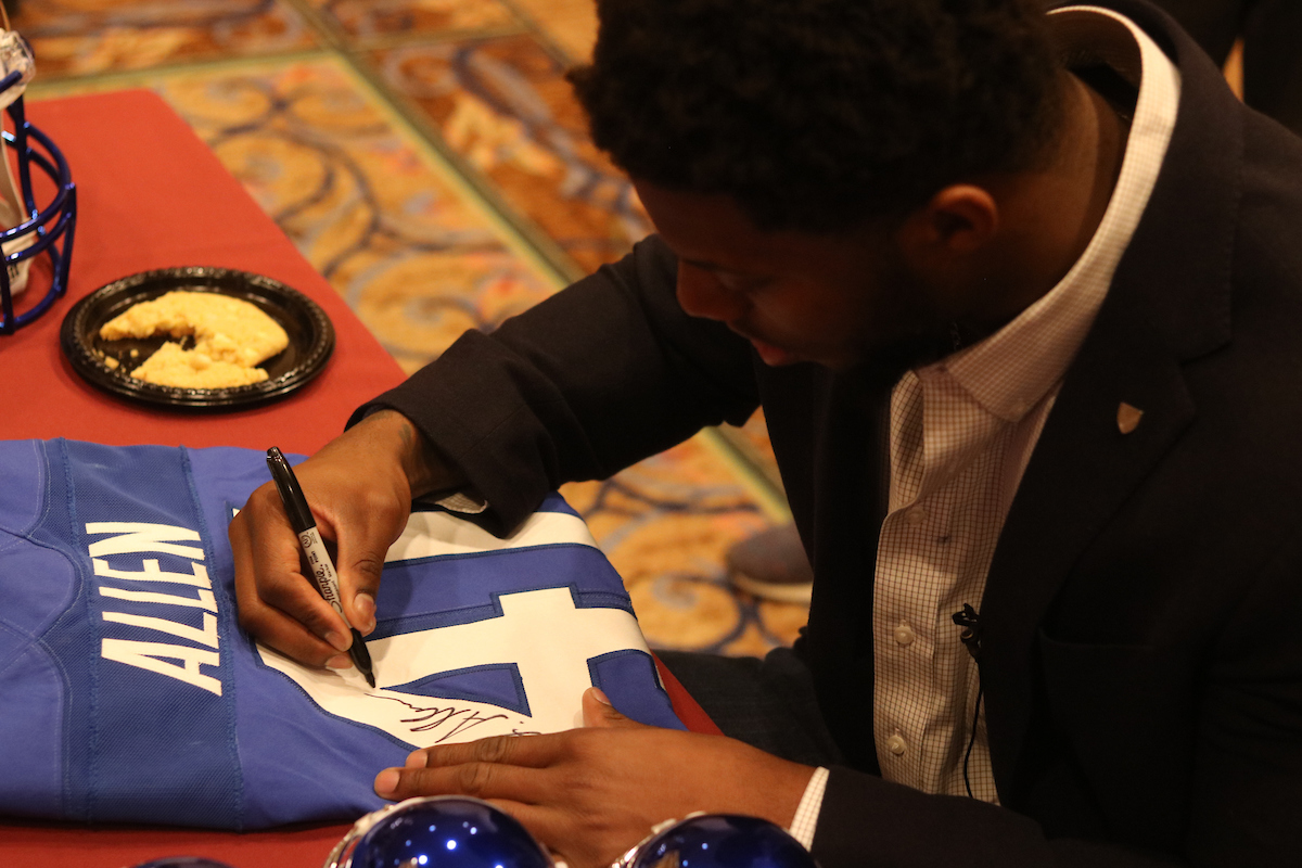 Josh Allen is honored as the 2018 Bednarik Award winner at the Maxwell Football Club Gala on Friday, March 7th, 2019.

Photo by Noah J. Richter | UK Athletics