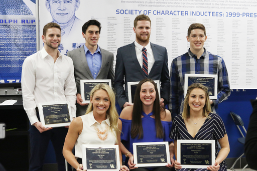 Swimming & Diving.

Frank G. Hamm Society of Character 2018.

Photo by Quinn Foster I UK Athletics