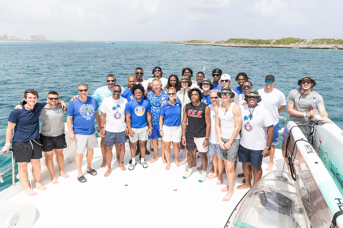 MBB in Bahamas Dinner/Boat Day Photo Gallery