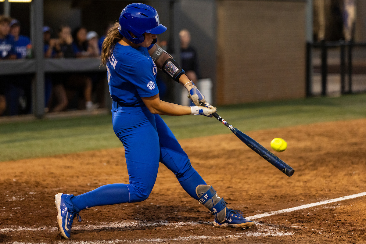 Hamilton, Hammond and Haendiges Hand Kentucky 2-0 Start