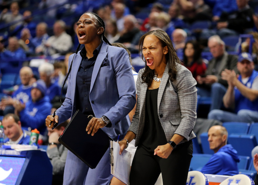 Amber Smith, Niya Butts


Women's Basketball beats Virginia 63-51 at Rupp Arena on Thursday, November 15, 2018.

Photo by Britney Howard  | UK Athletics