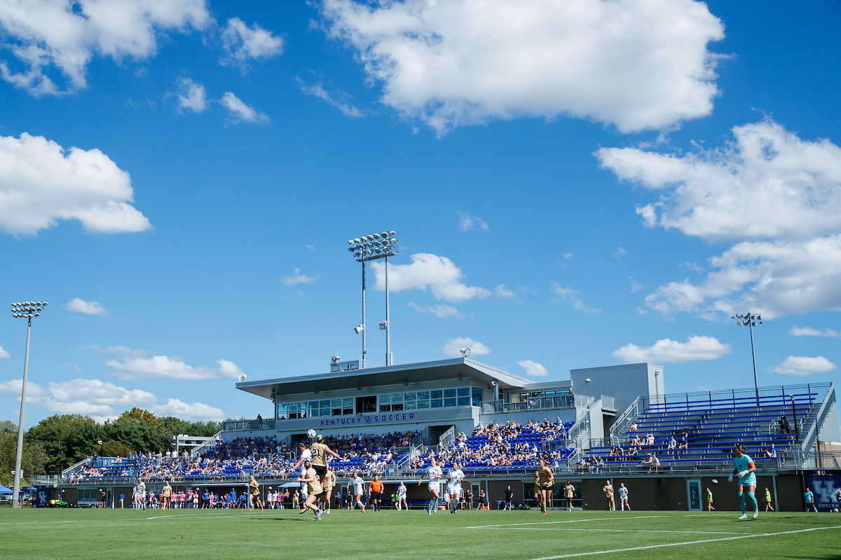 Kentucky Hosts No. 8 South Carolina in Home Finale
