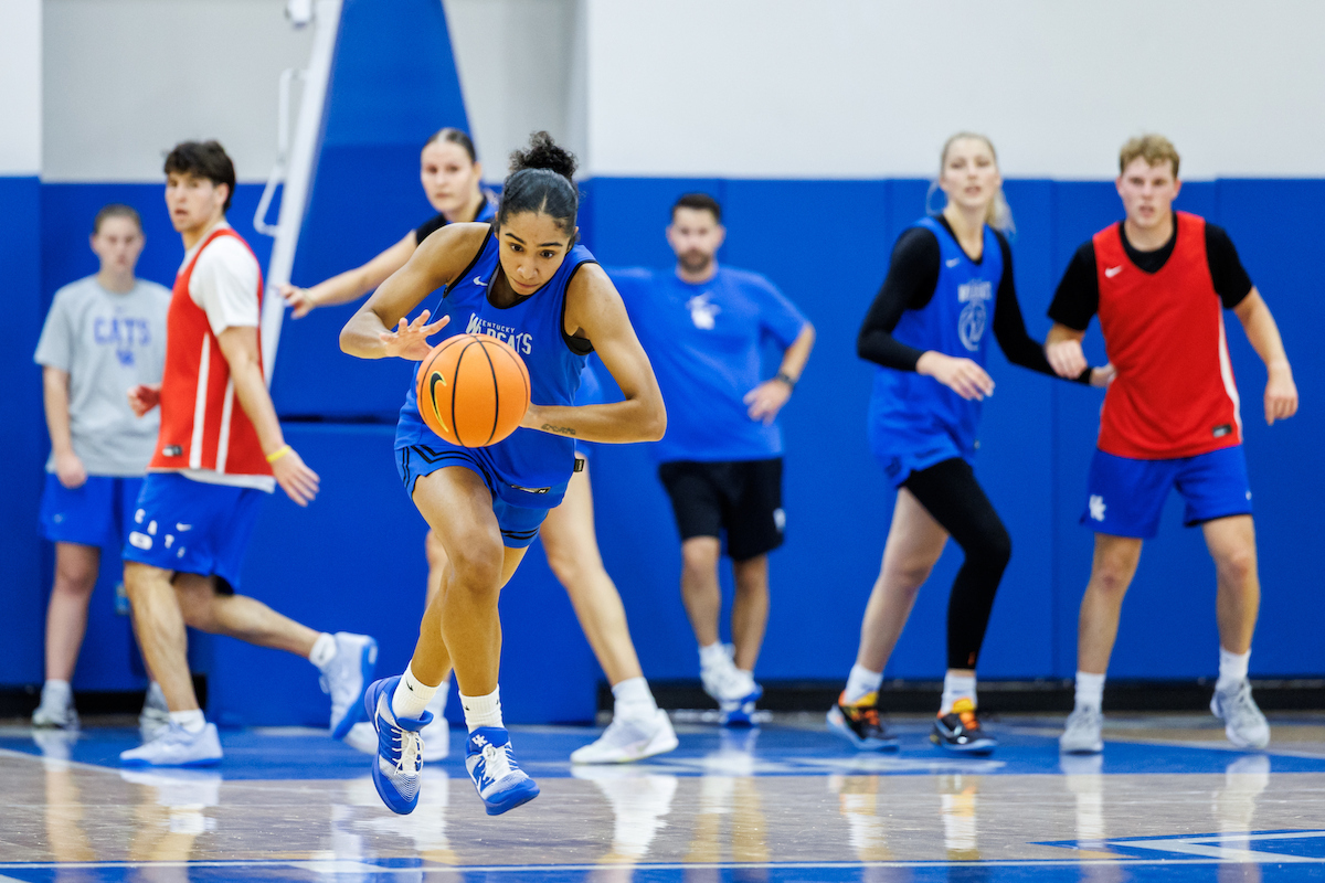 Women's Basketball Practice Photo Gallery (Sept. 21)