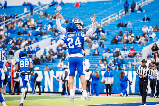 Chris Rodriguez Jr. & Will Levis

2022 UK Football Spring Game

Photo By Jacob Noger | UK Football