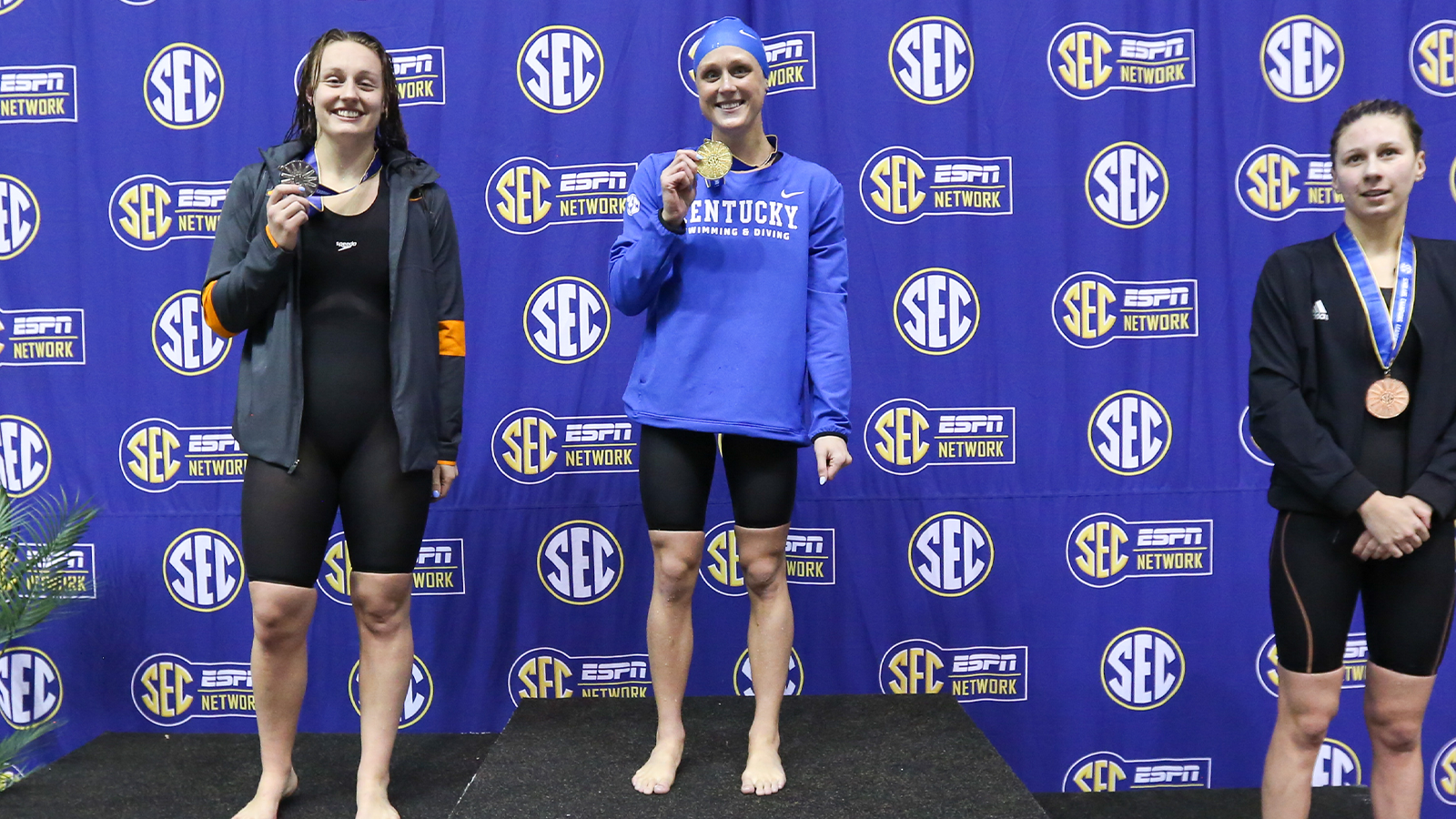 Gaines Defends 200 Free Gold on Night Three of SEC Championships