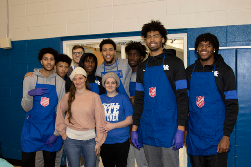 The Kentucky men's basketball team served food at the Salvation Army on Thanksgiving. 