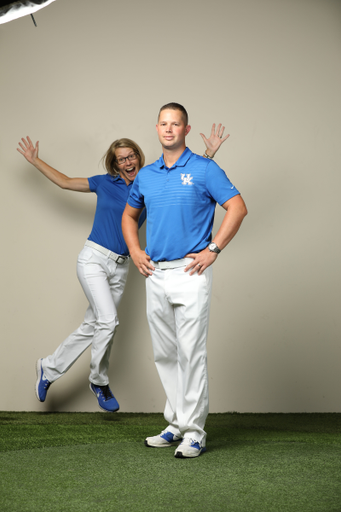 Behind-the-scenes photo from the 2017-18 Kentucky women's golf photo day.