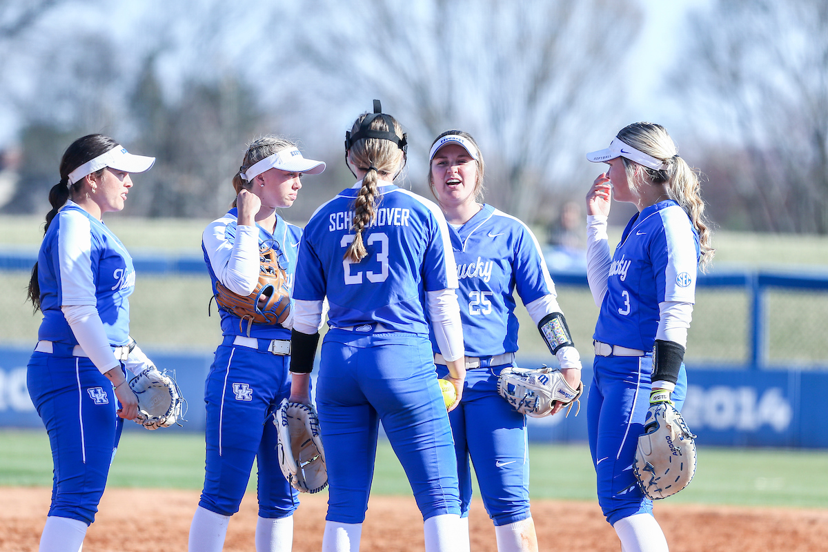 Victoria Fragoso, Margaret Tobias, Stephanie Schoonover, Emmy Blane, and Taylor Ebbs.

Kentucky defeats Ohio 16-8.

Photo by Sarah Caputi | UK Athletics