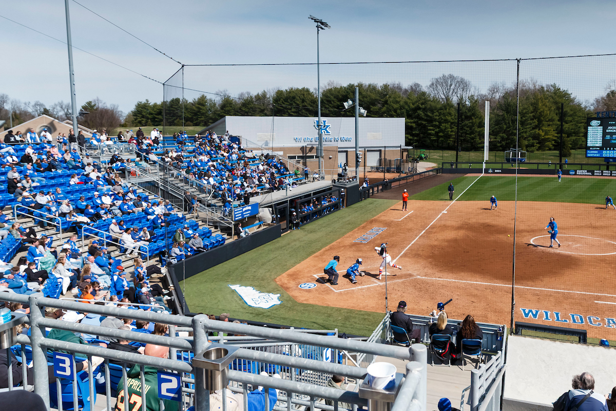 No. 11 Georgia Beats Kentucky, 11-1