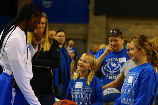 NIYA BUTTS

The Women's Basketball team hosts the 2018 Meet The Wildcats event on Monday, October 22nd, 2018 at Memorial Coliseum.

Photos by Noah J. Richter | UK Athletics