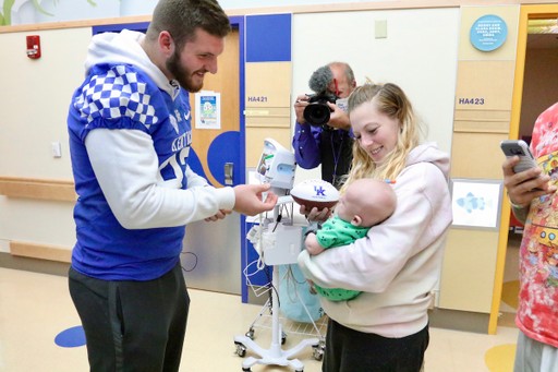 CJ Conrad

UK Football tight end, CJ Conrad, celebrates UK?s Homecoming with the patients at Kentucky Children?s Hospital on Tuesday, October 16th, 2018.

Photos by Noah J. Richter | UK Athletics