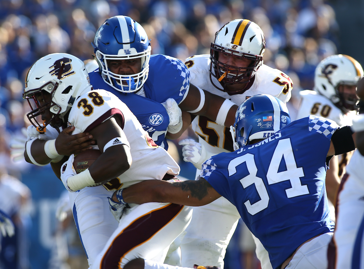 Jordan Jones

Kentucky beats Central Michigan 35-20.


Photo By Barry Westerman | UK Athletics