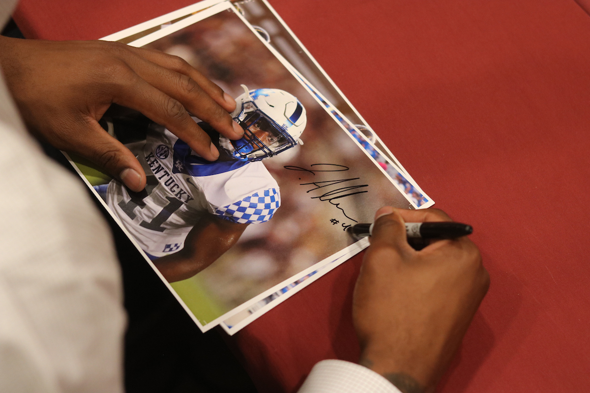 Josh Allen is honored as the 2018 Bednarik Award winner at the Maxwell Football Club Gala on Friday, March 7th, 2019.

Photo by Noah J. Richter | UK Athletics
