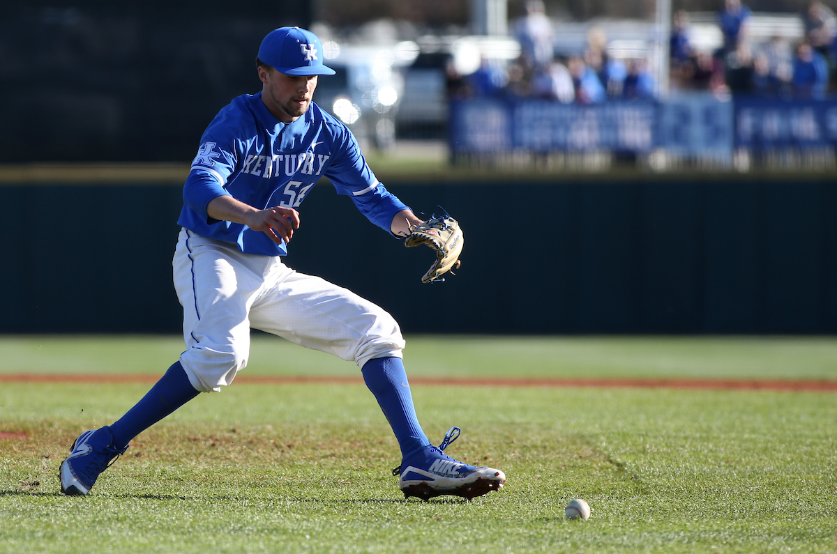 Daniel Harper

The University of Kentucky baseball team defeats Western Kentucky University 4-3 on Tuesday, February 27th, 2018 at Cliff Hagan Stadium in Lexington, Ky.


Photo By Barry Westerman | UK Athletics